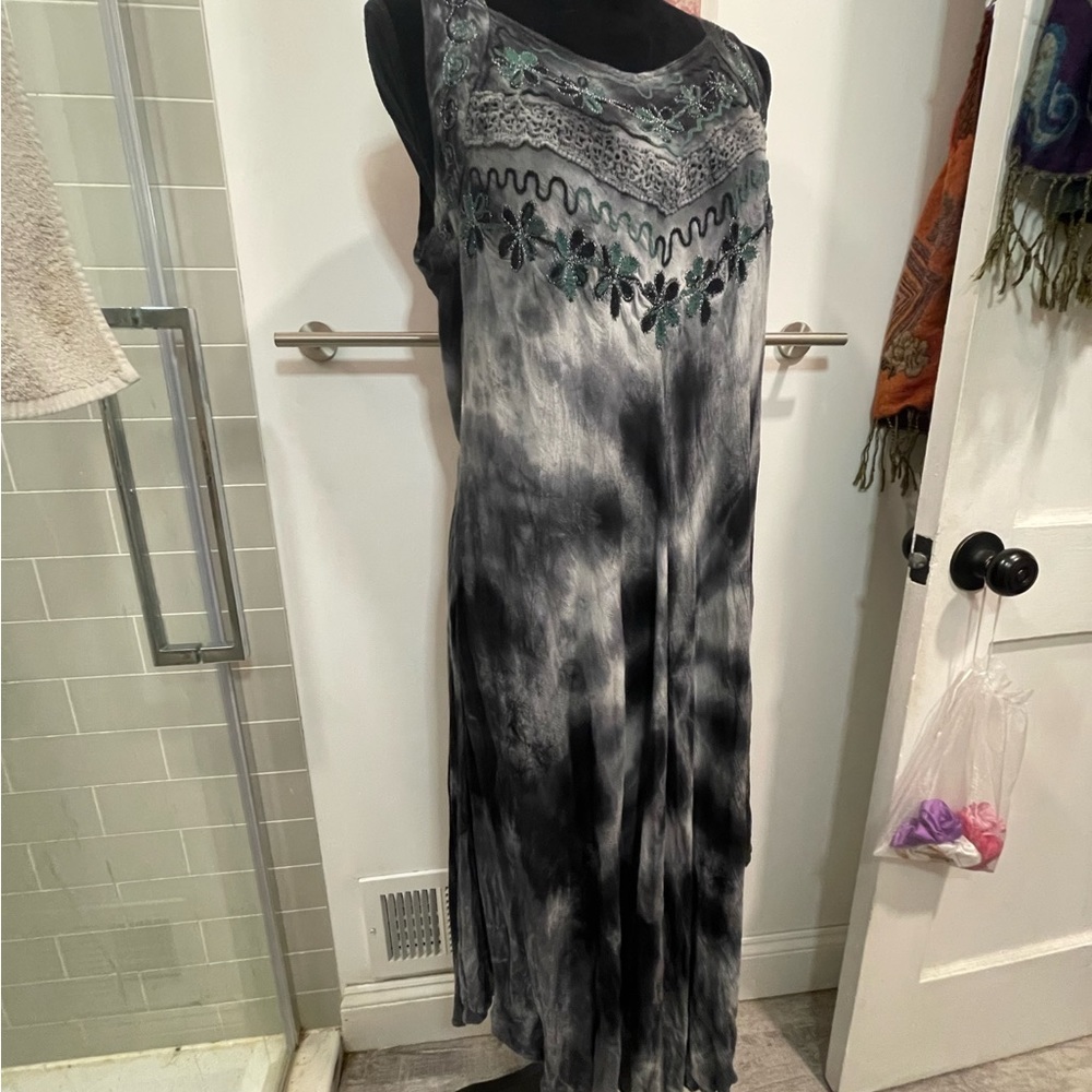 SB fashion one size dress the dye pattern and embroidered designs